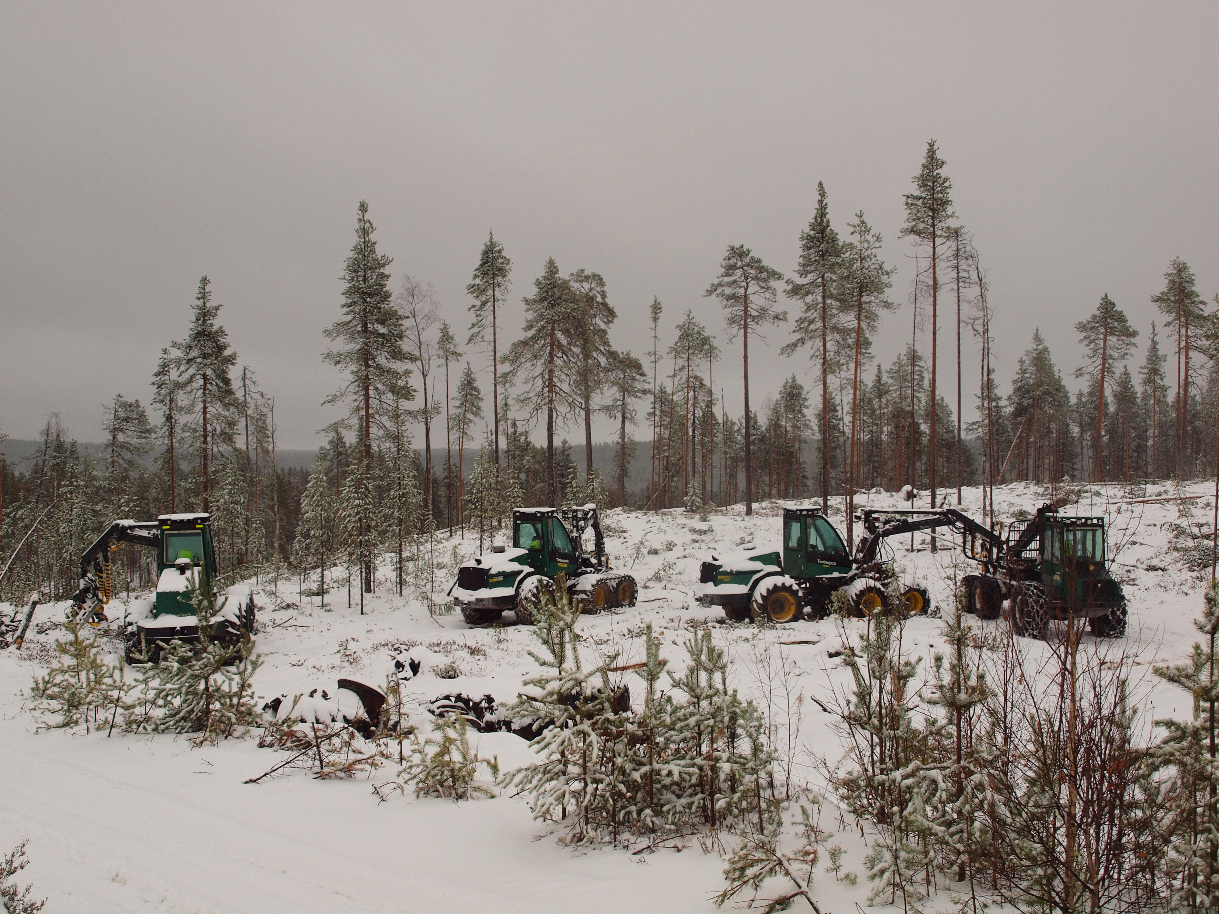 Image of tractors in the snow, ASI in Latvia © Guntars Lagūns