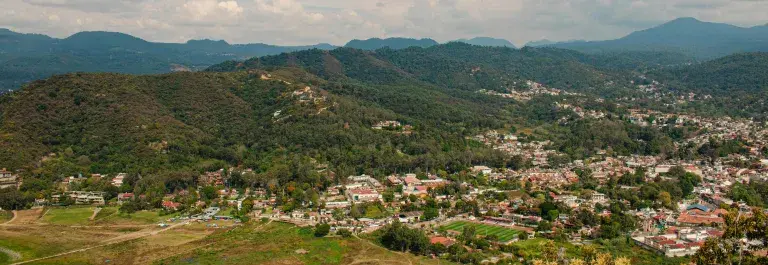 City in a valley © Nairod Reyes